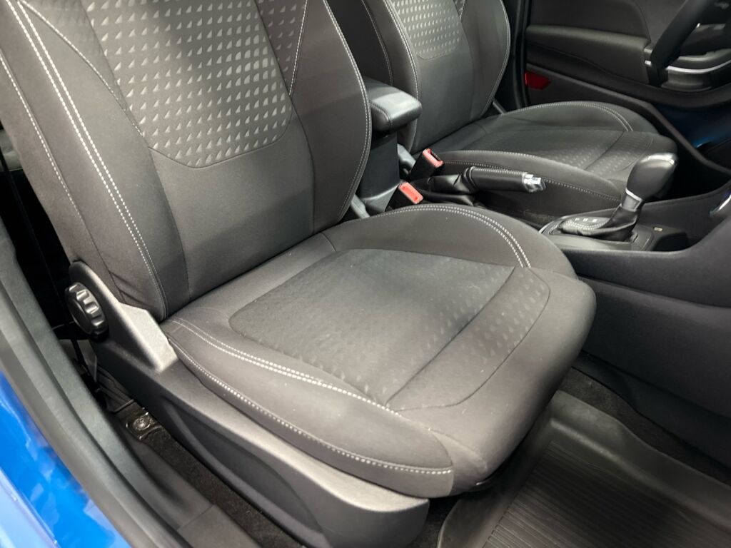 Ford Fiesta 2021 Sininen