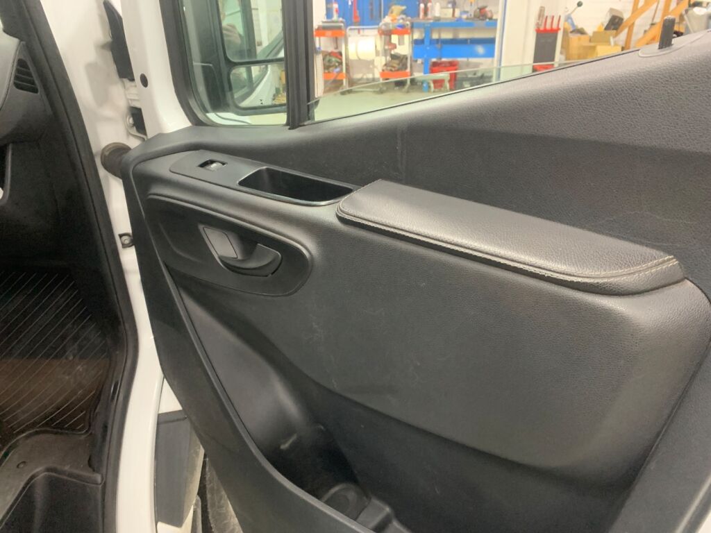 Mercedes-Benz Sprinter 2021 Valkoinen