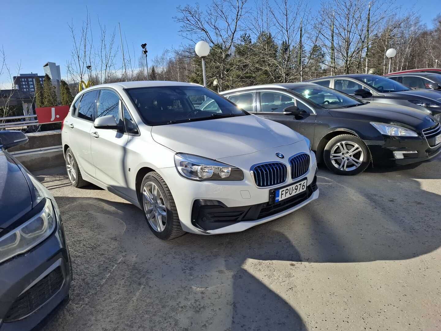 BMW 225