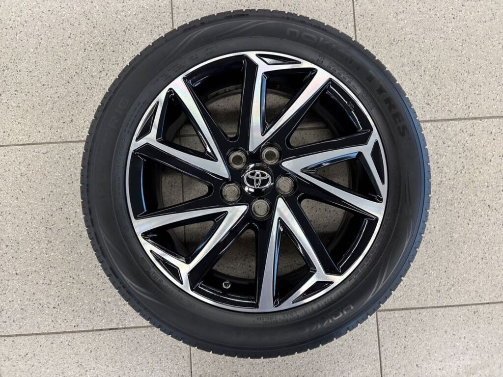 Toyota Yaris 2021 Punainen
