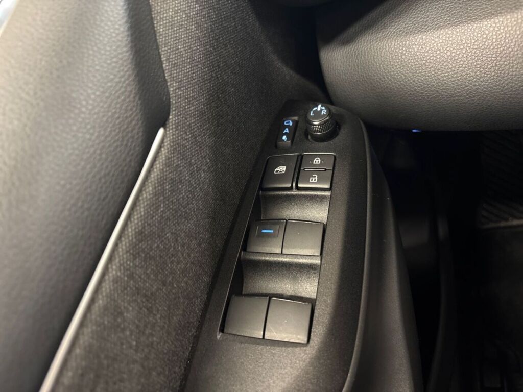 Toyota Yaris 2021 Punainen