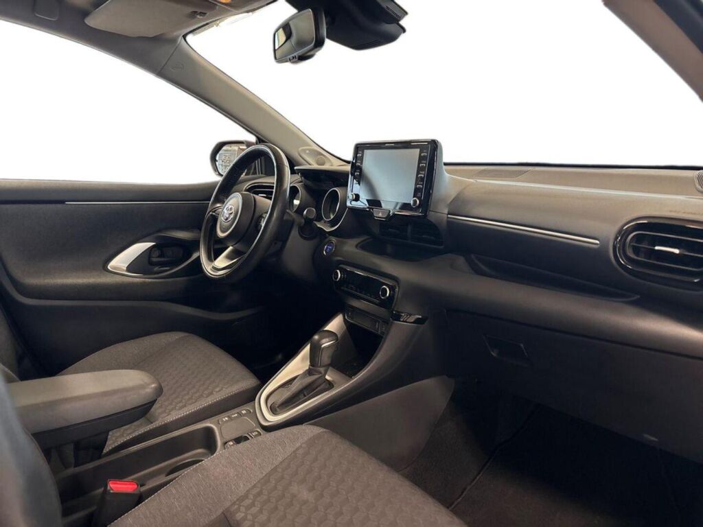 Toyota Yaris 2021 Punainen