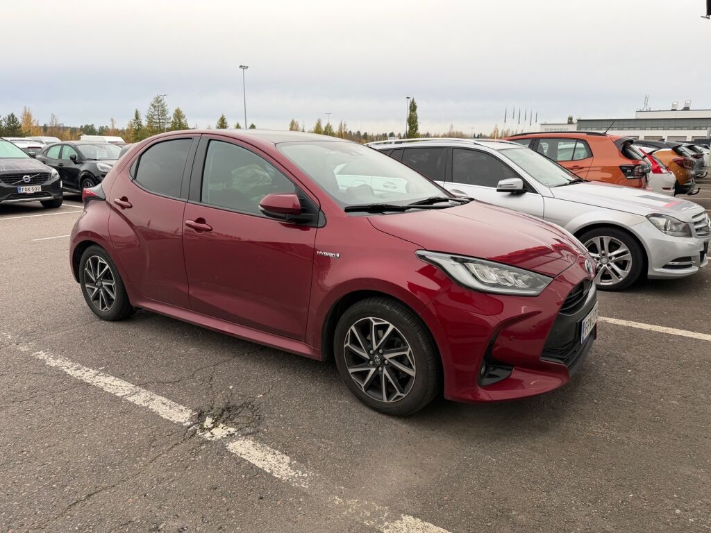 Toyota Yaris 2021 Punainen