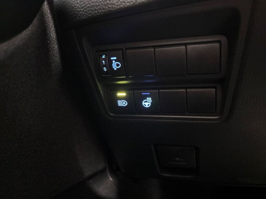 Toyota Yaris 2021 Punainen