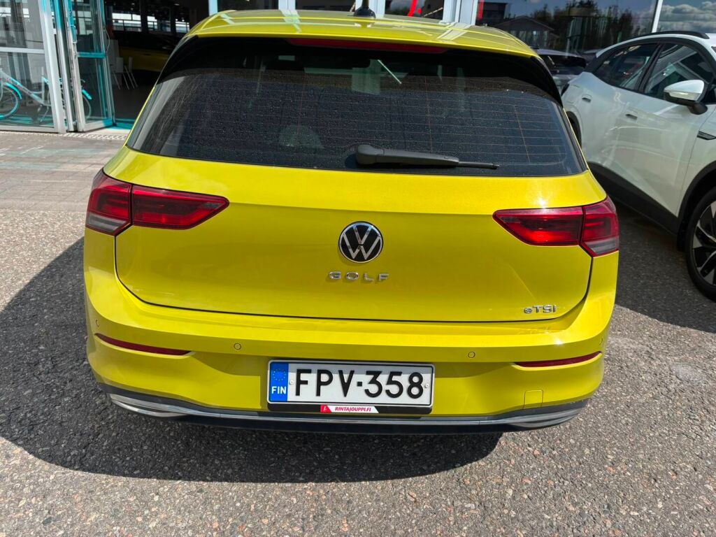 Volkswagen Golf 2020 Keltainen