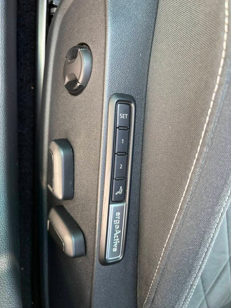 Volkswagen Golf 2020 Keltainen