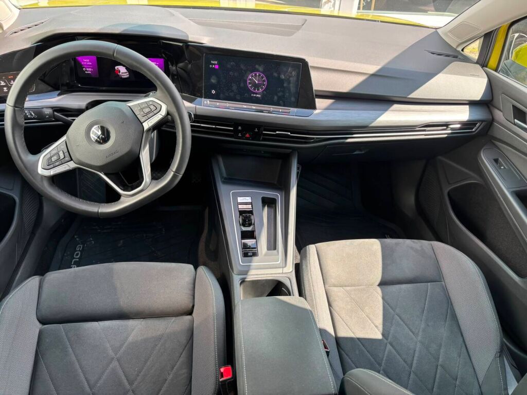 Volkswagen Golf 2020 Keltainen