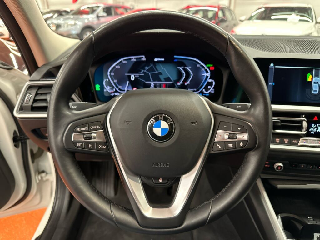 BMW 330 2020 Valkoinen