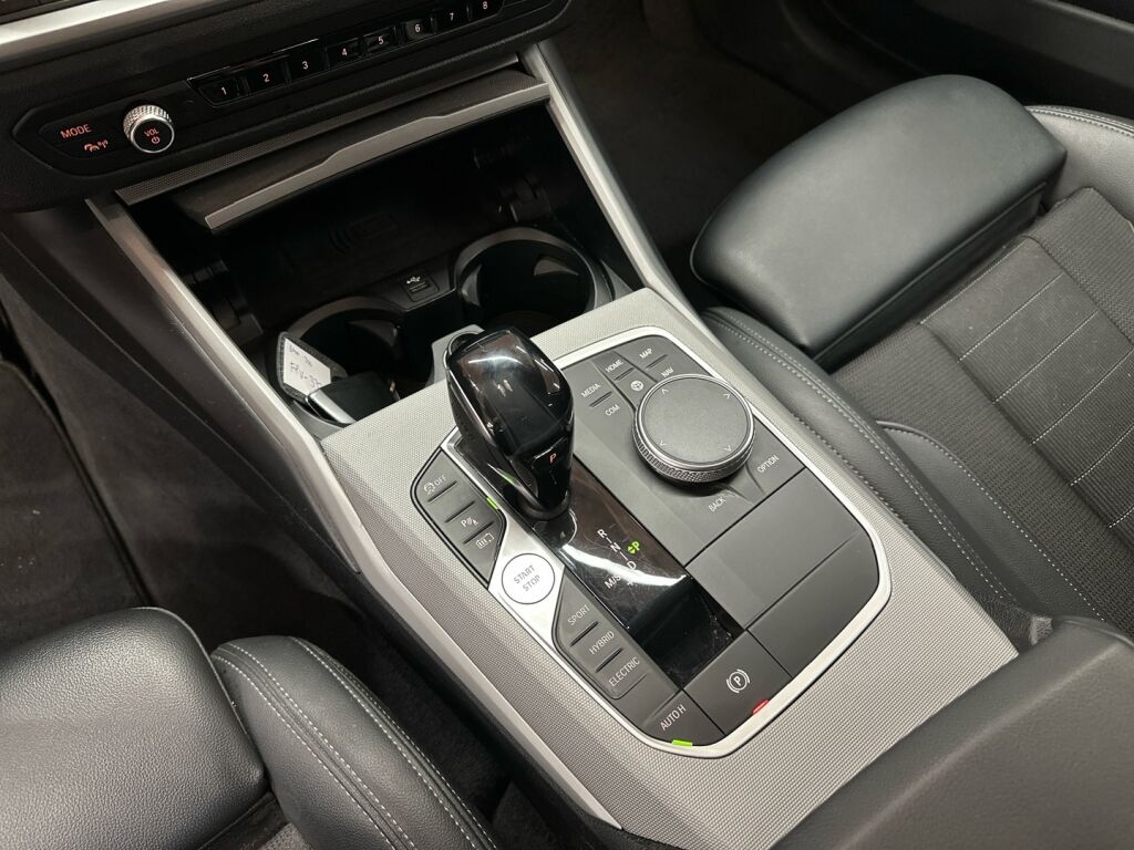 BMW 330 2020 Valkoinen