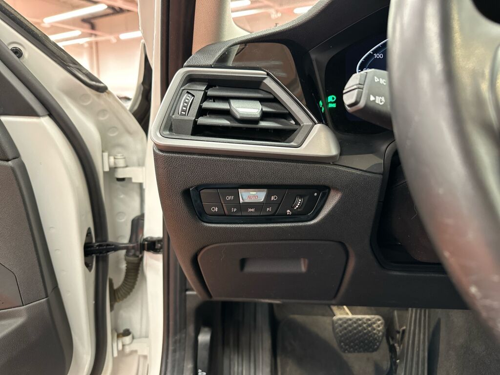 BMW 330 2020 Valkoinen