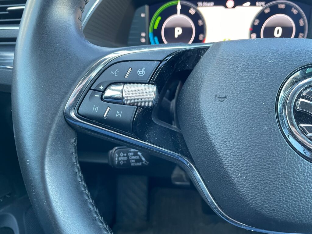 Skoda Superb 2021 Harmaa