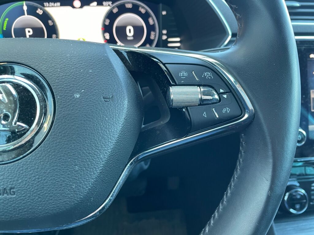 Skoda Superb 2021 Harmaa