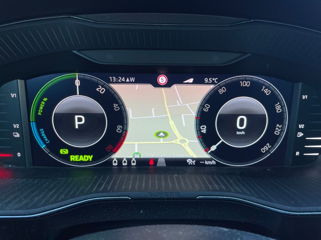 Skoda Superb 2021 Harmaa