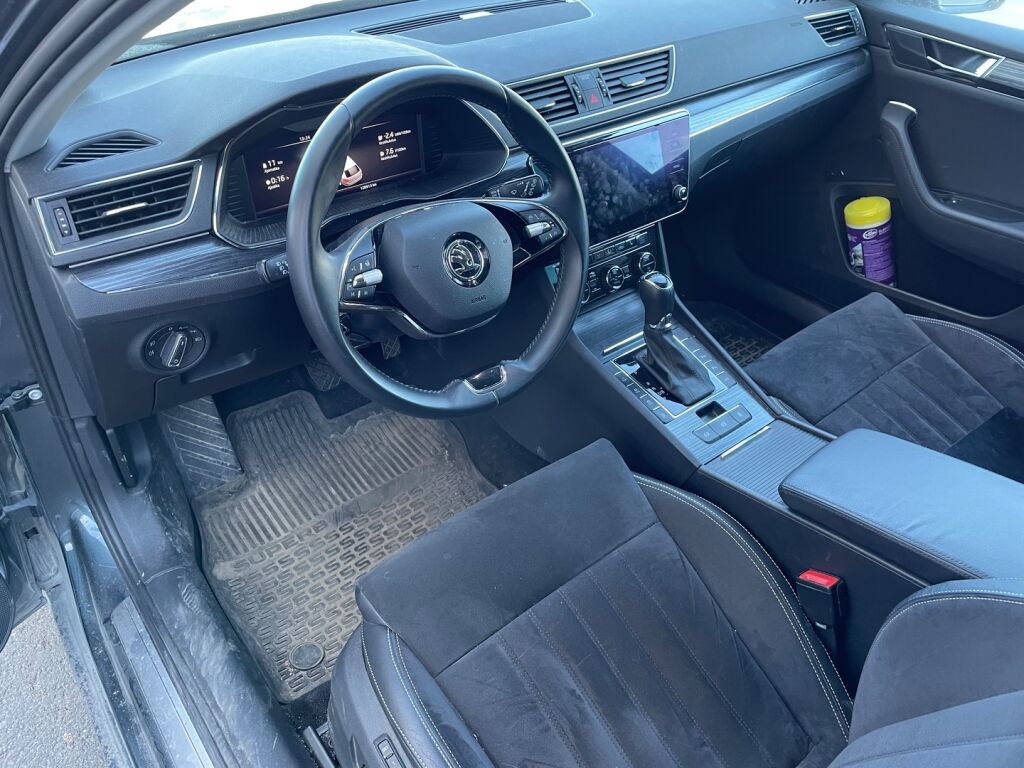 Skoda Superb 2021 Harmaa