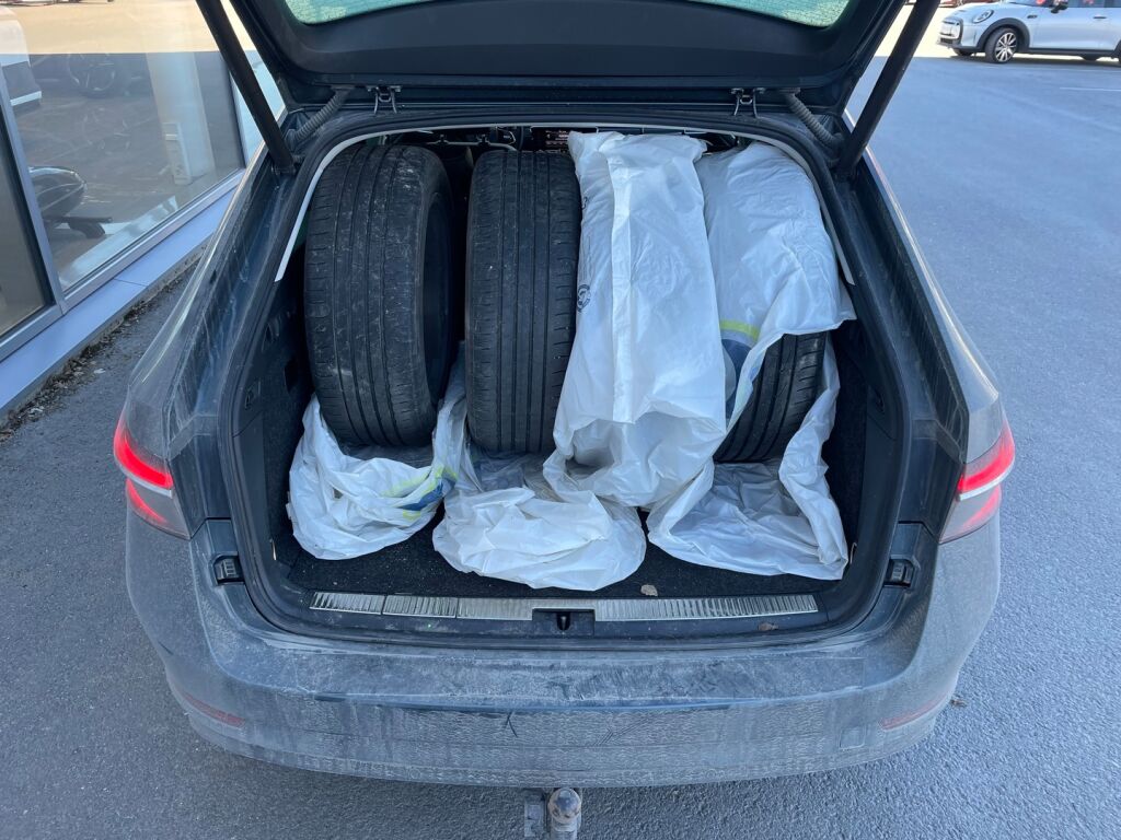 Skoda Superb 2021 Harmaa