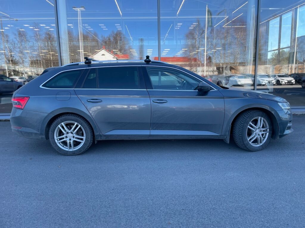 Skoda Superb 2021 Harmaa