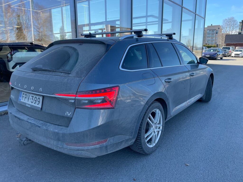 Skoda Superb 2021 Harmaa