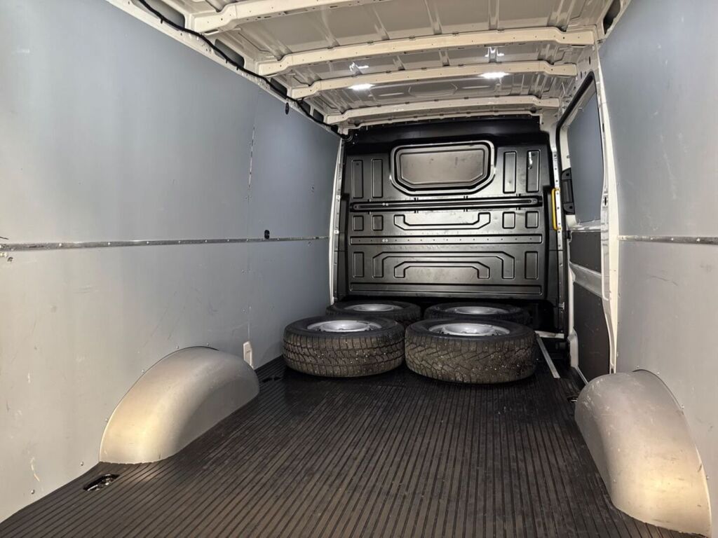 Volkswagen Crafter 2021 Valkoinen