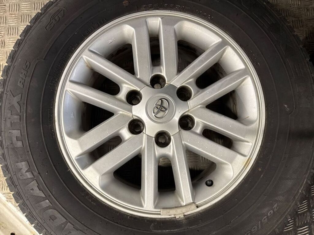 Toyota Hilux 2012 Valkoinen