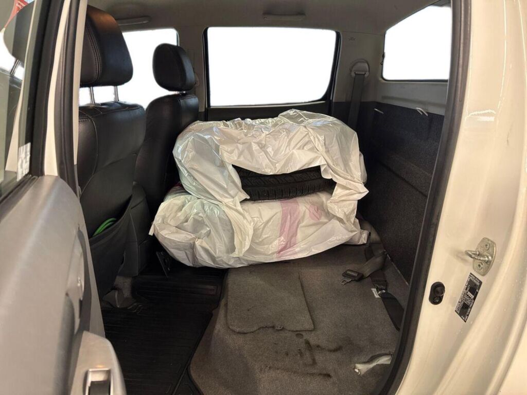 Toyota Hilux 2012 Valkoinen