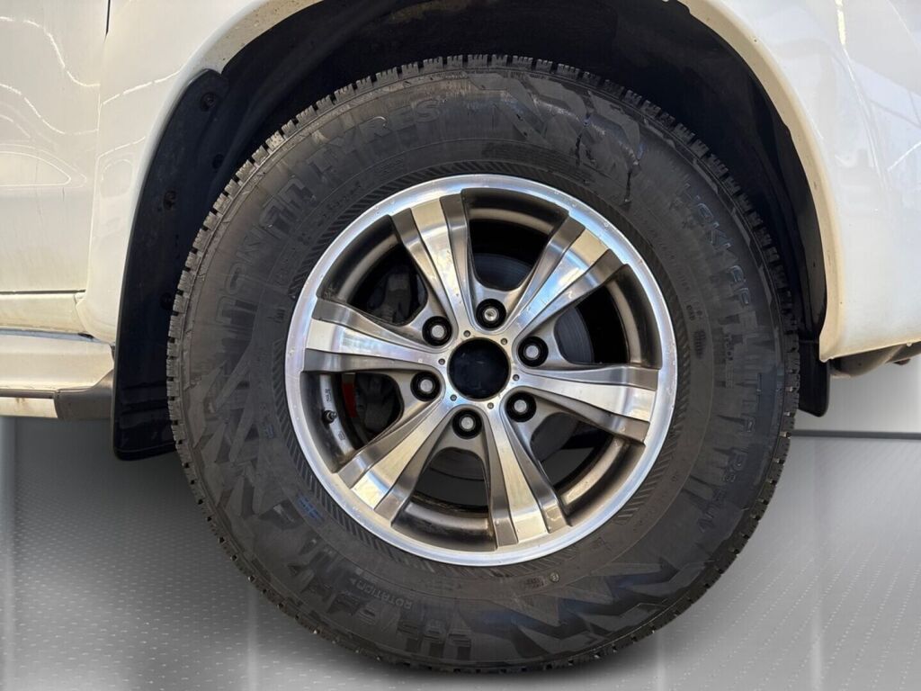 Toyota Hilux 2012 Valkoinen