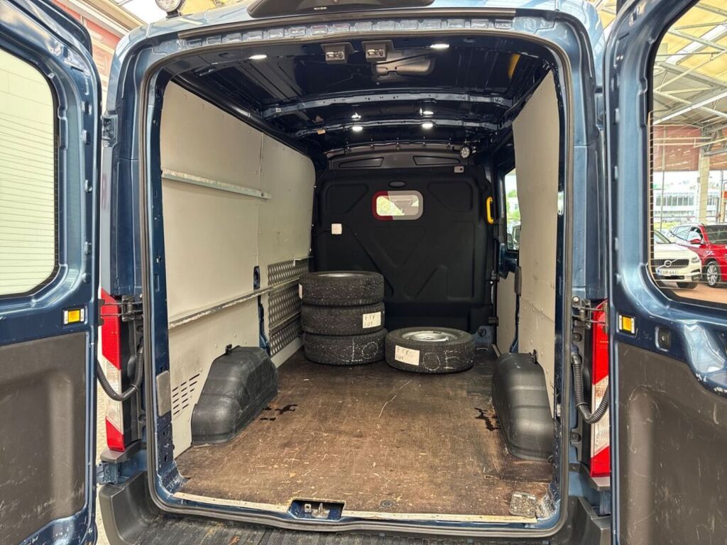 Ford Transit 2021 Sininen