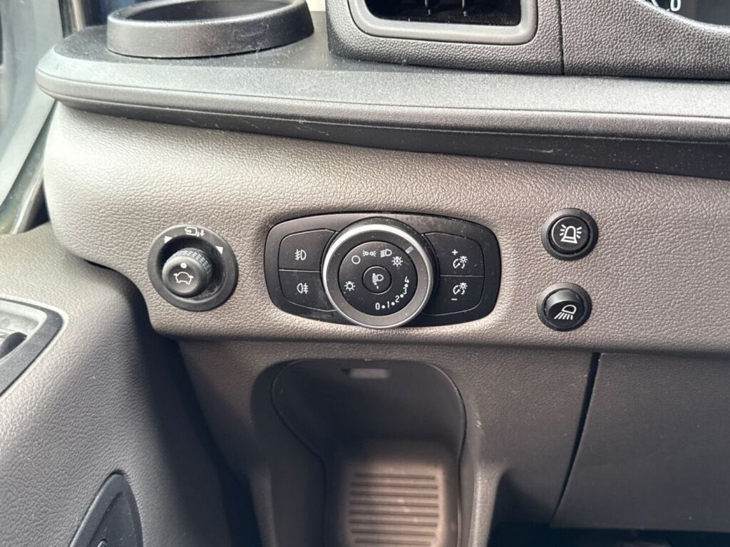 Ford Transit 2021 Sininen