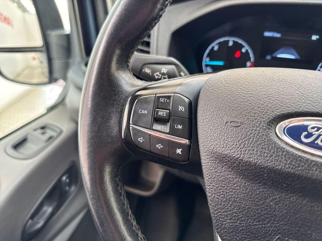 Ford Transit 2021 Sininen