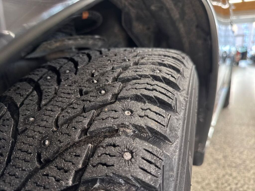 Mitsubishi Outlander PHEV 2016 Musta