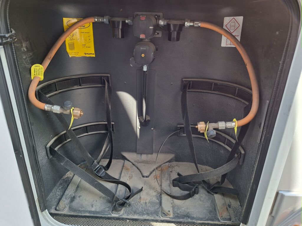 Adria MATRIX 670 SL 2021 Harmaa