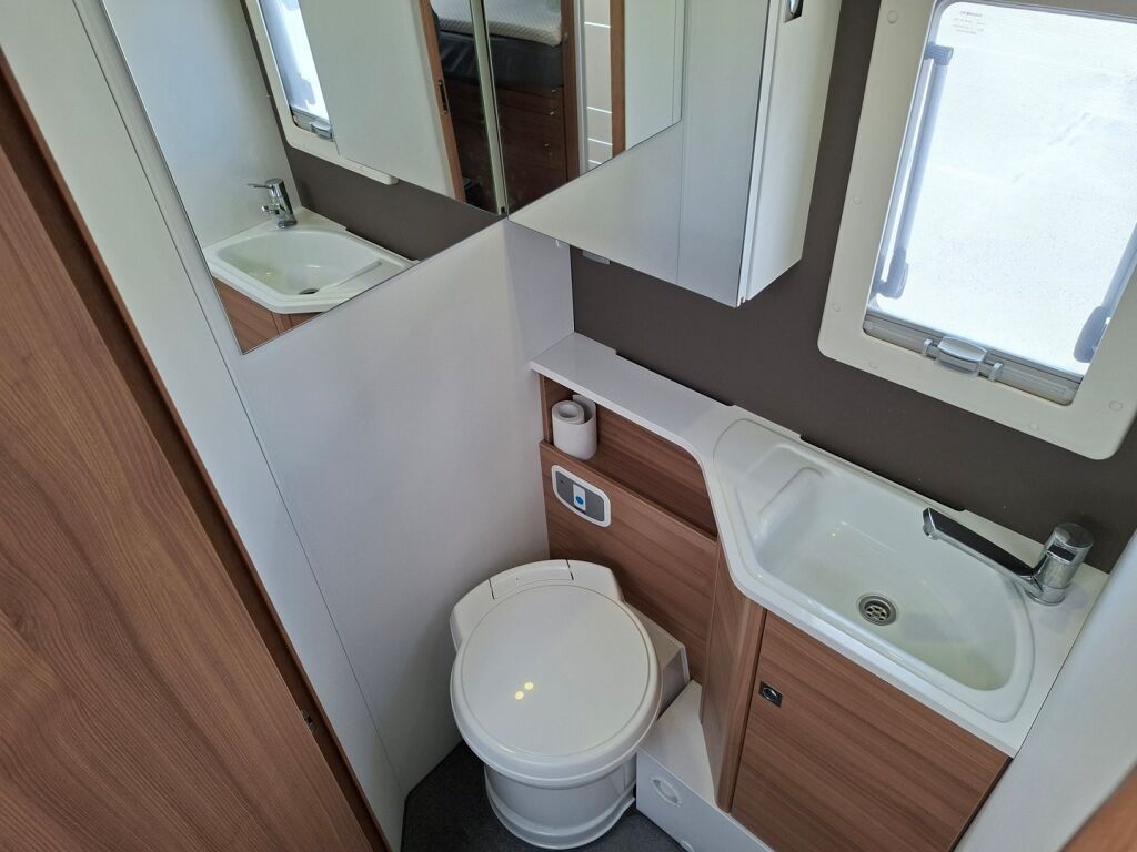 Adria MATRIX 670 SL 2021 Harmaa