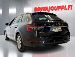Skoda Superb 2021 Musta