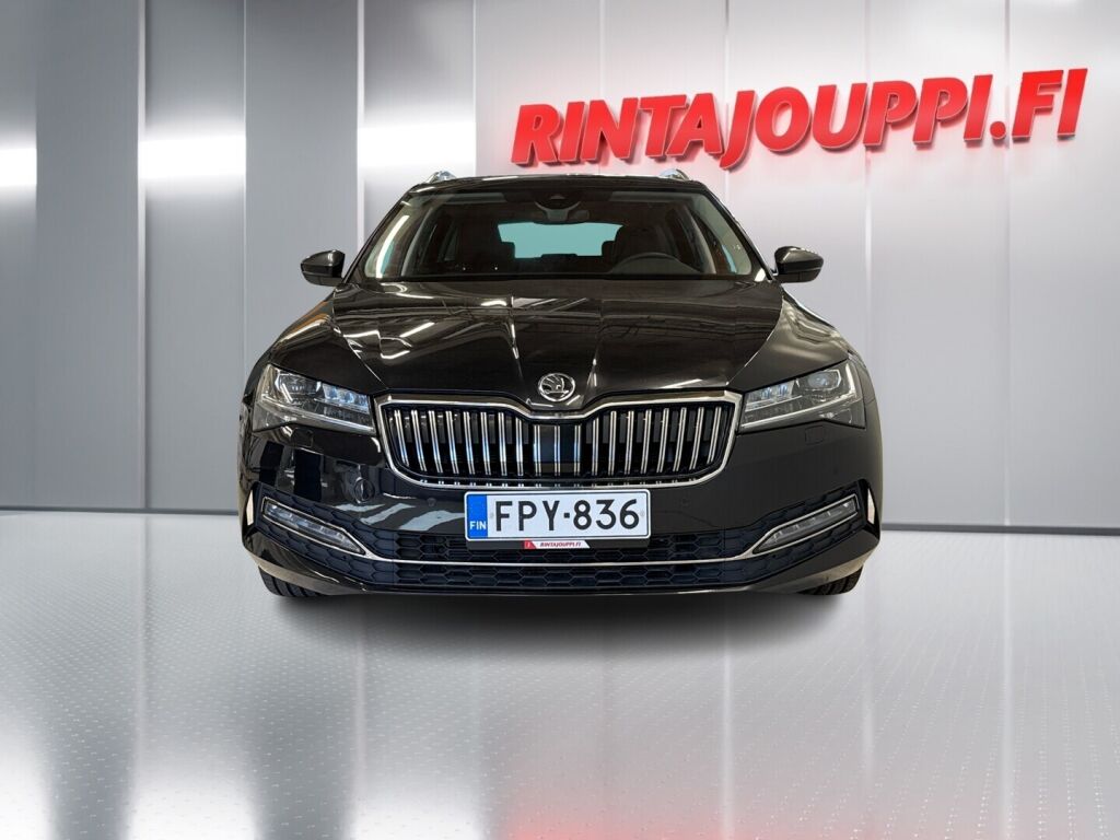 Skoda Superb 2021 Musta