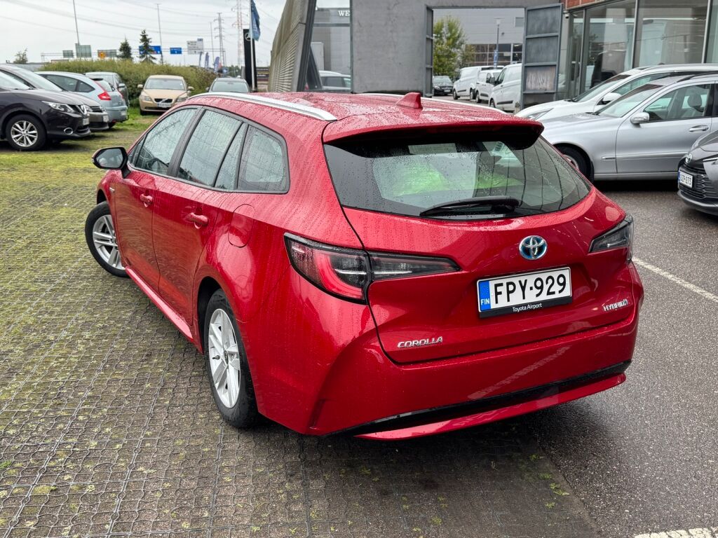 Toyota Corolla 2021 Punainen