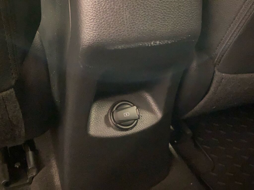 Kia Rio 2020 Punainen