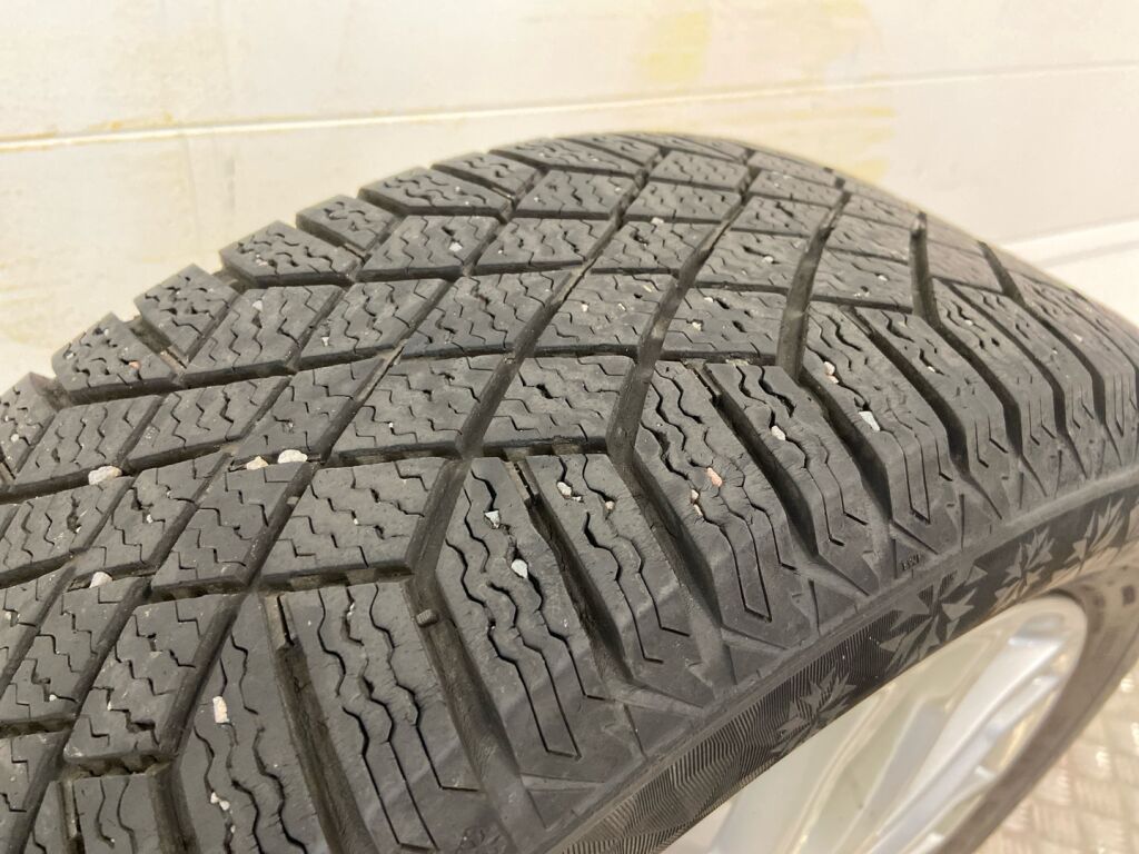 Kia Rio 2020 Punainen