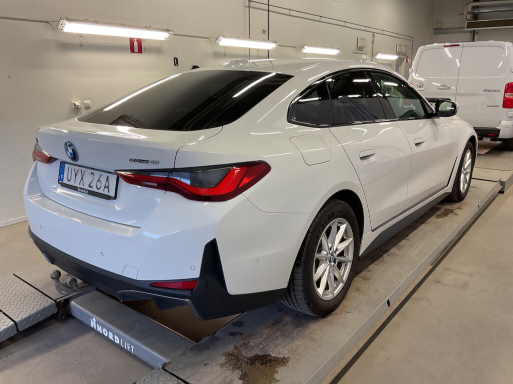 BMW i4 2023 9