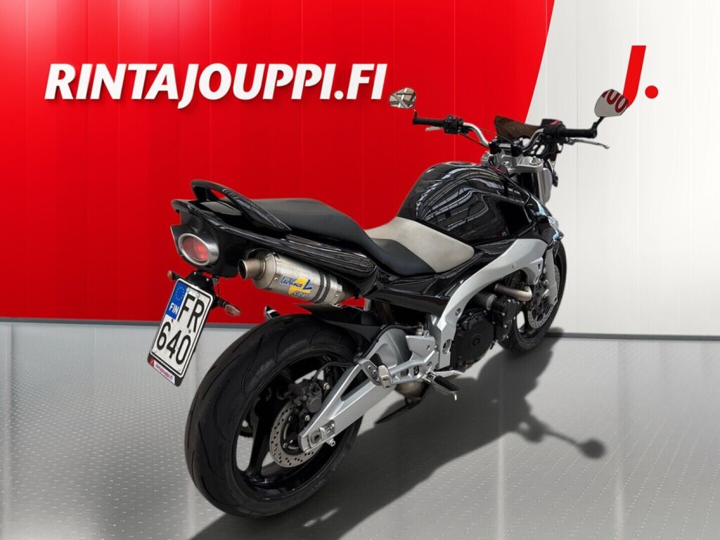 Suzuki GSR 2006 