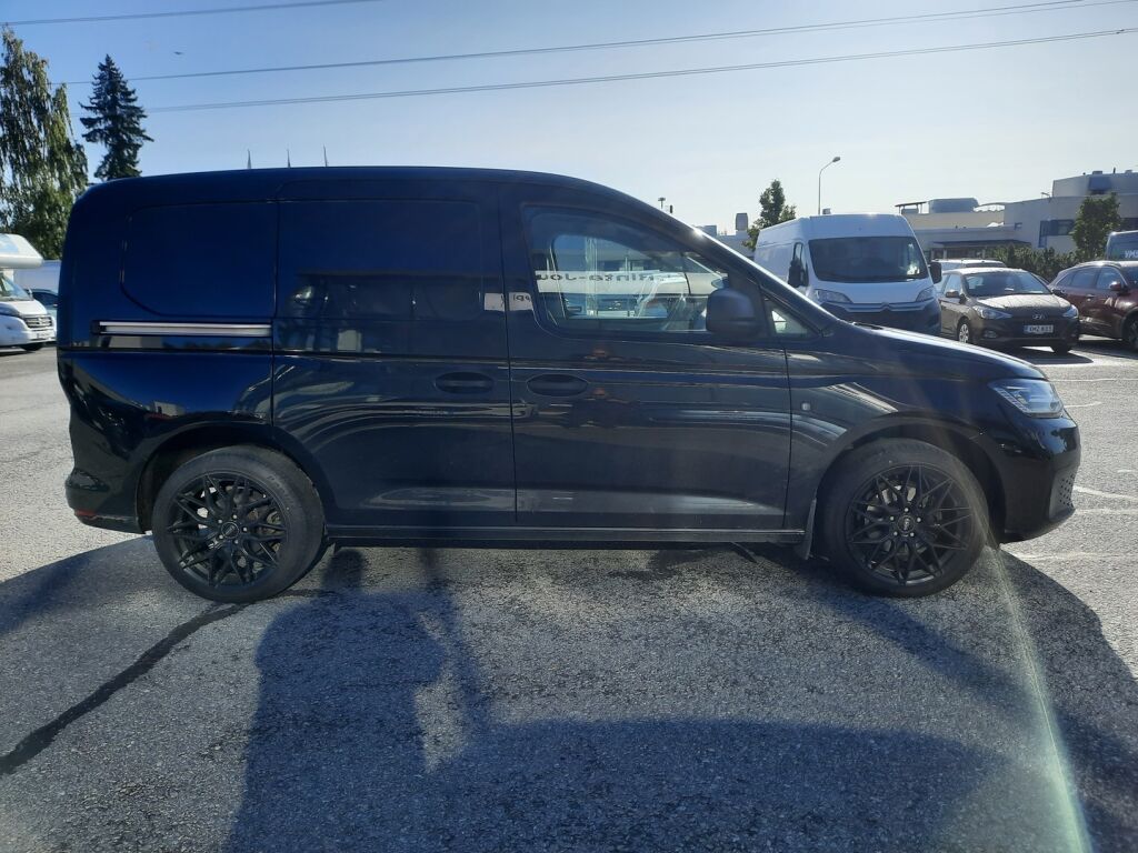 Volkswagen Caddy 2021 Musta