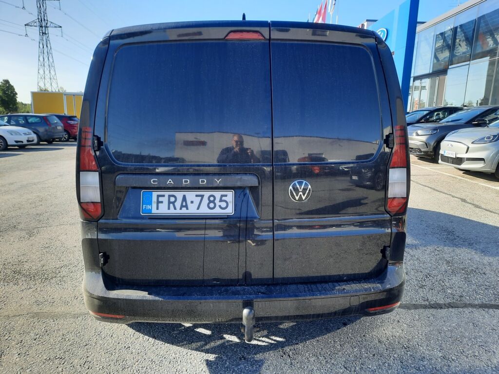 Volkswagen Caddy 2021 Musta