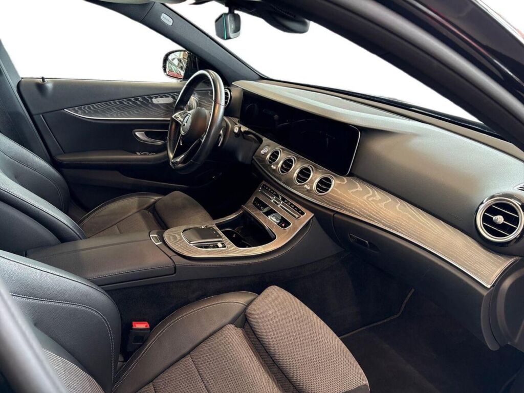 Mercedes-Benz E 2021 Musta