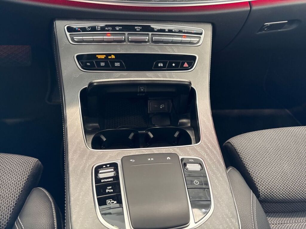 Mercedes-Benz E 2021 Musta