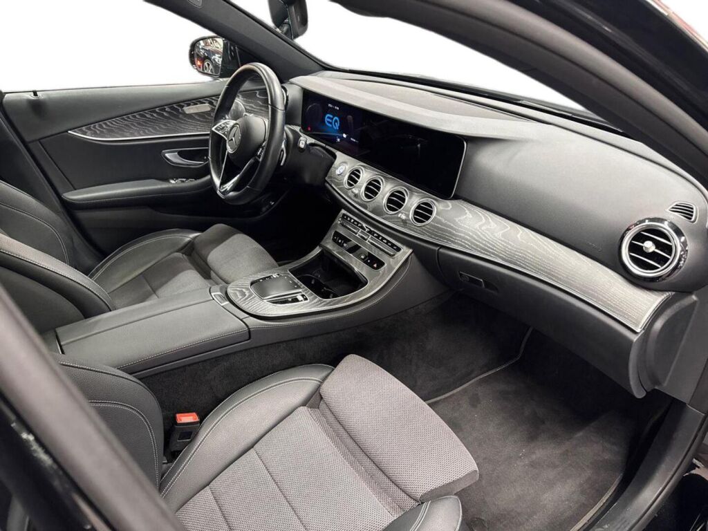 Mercedes-Benz E 2021 Musta