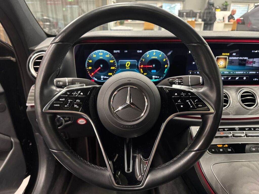 Mercedes-Benz E 2021 Musta