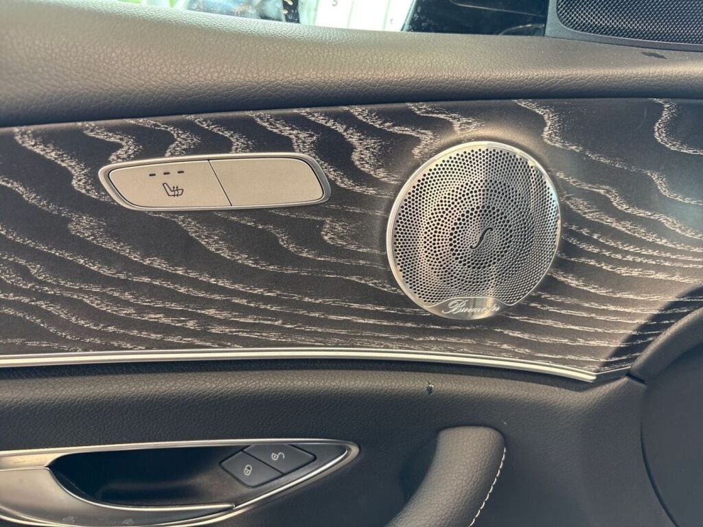 Mercedes-Benz E 2021 Musta