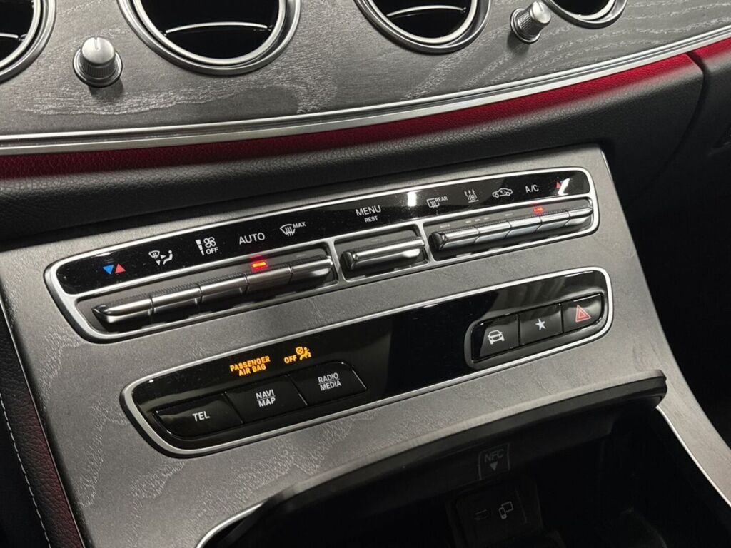 Mercedes-Benz E 2021 Musta