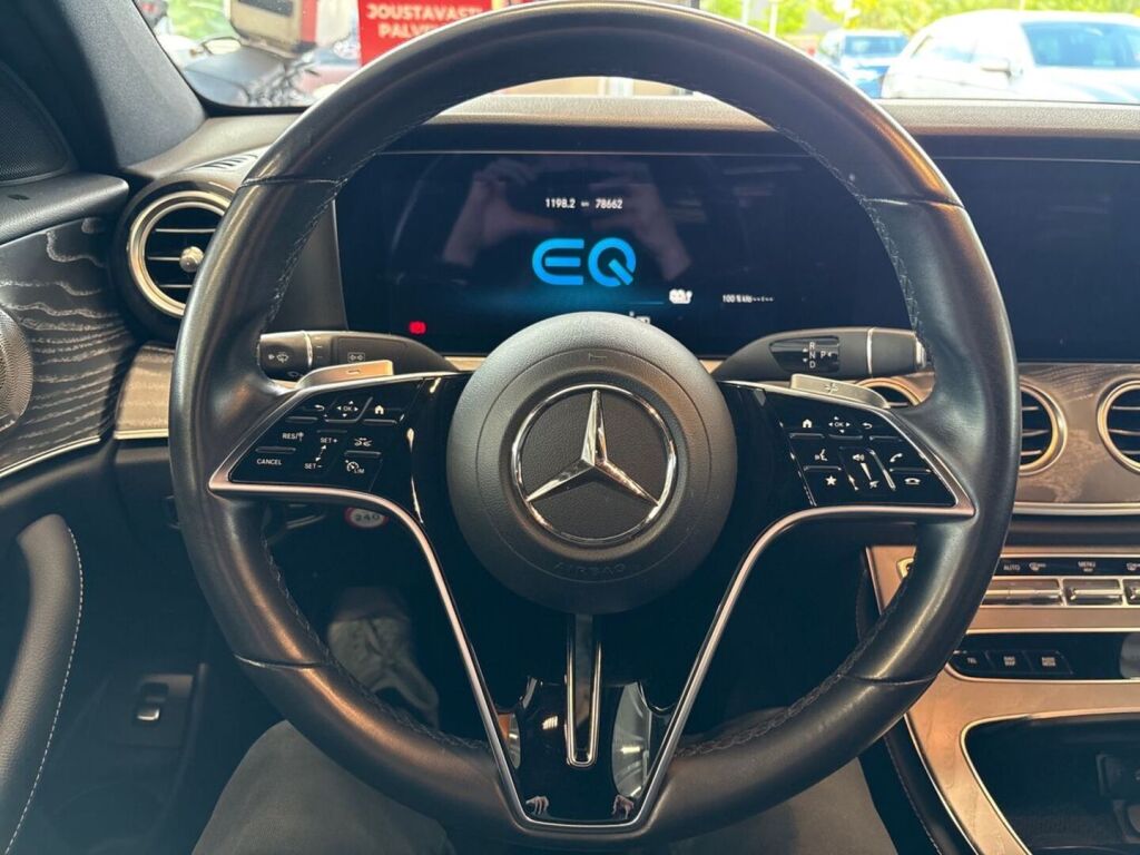 Mercedes-Benz E 2021 Musta