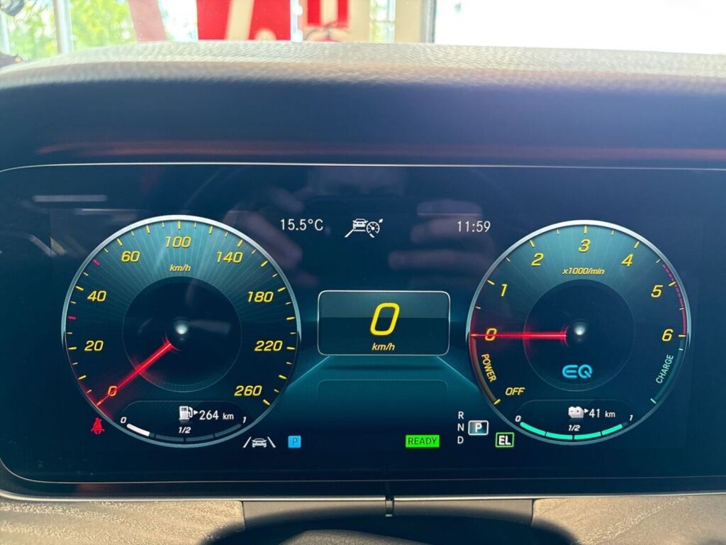 Mercedes-Benz E 2021 Musta