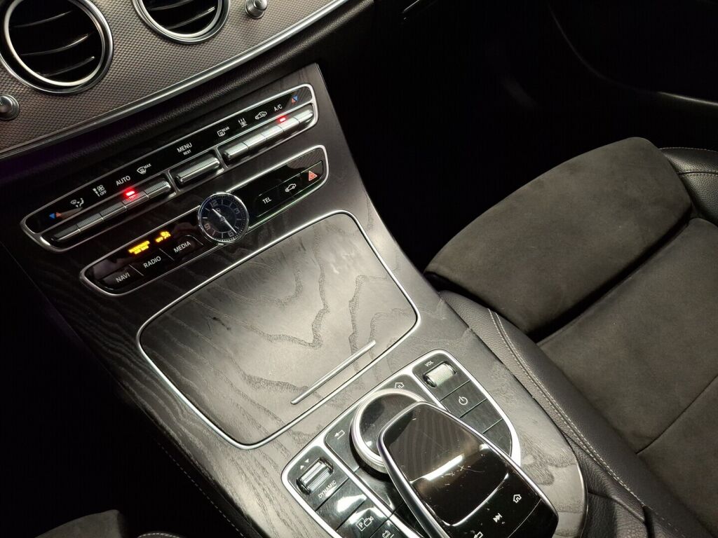 Mercedes-Benz E 2018 Musta