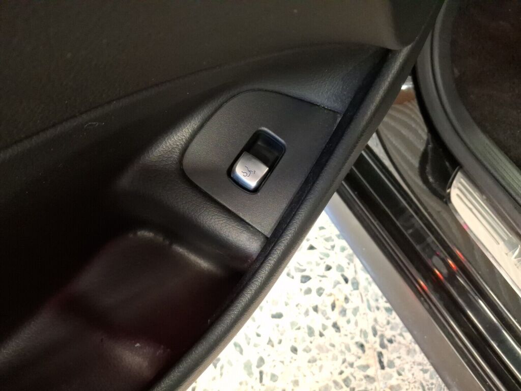 Mercedes-Benz E 2018 Musta